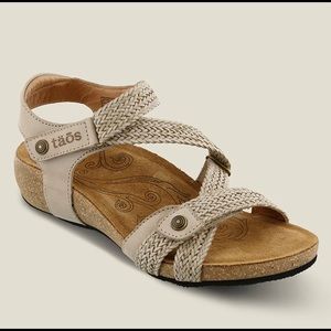 Taos Trulie Sandal size 8-8.5
